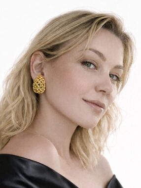 Vintage Givenchy Gold Tone Woven Knot Clip-On Earrings – Statement Designer